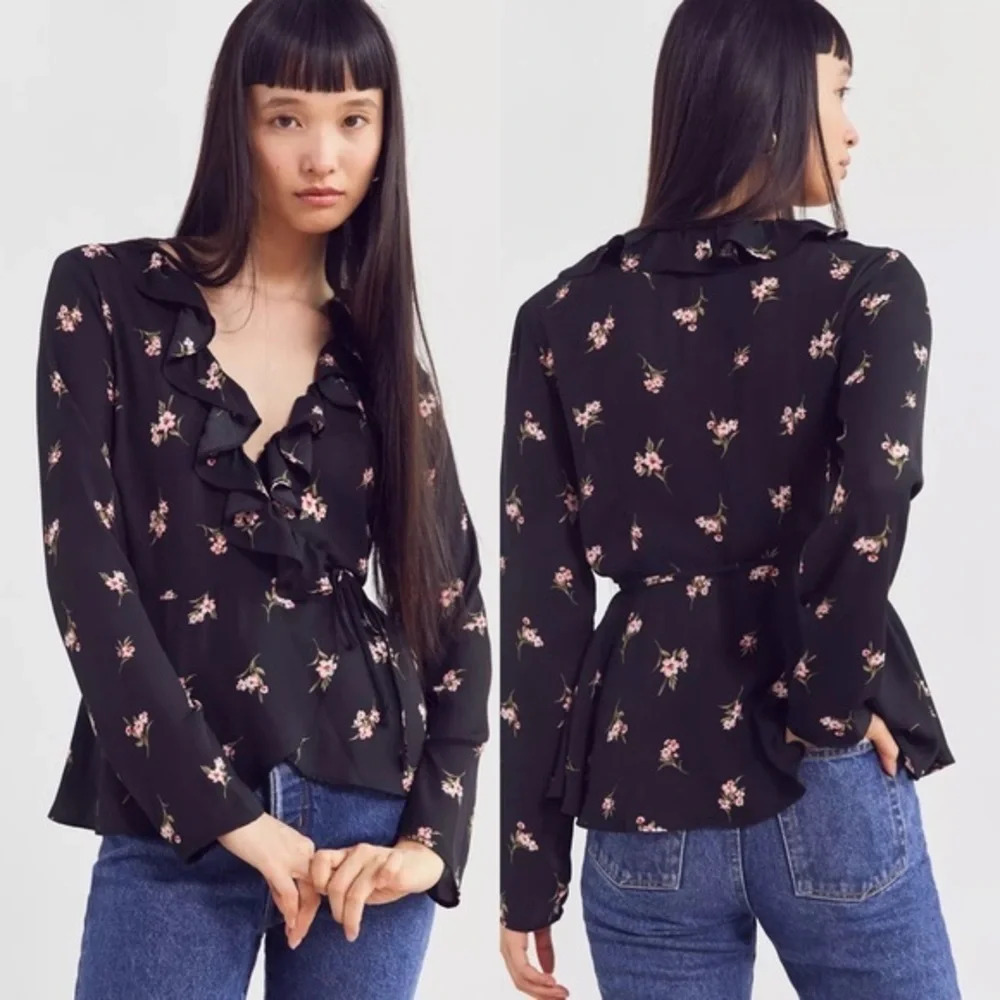 URBAN OUTFITTERS Ecote Long Sleeve Ruffle Wrap Top‎ Size Large